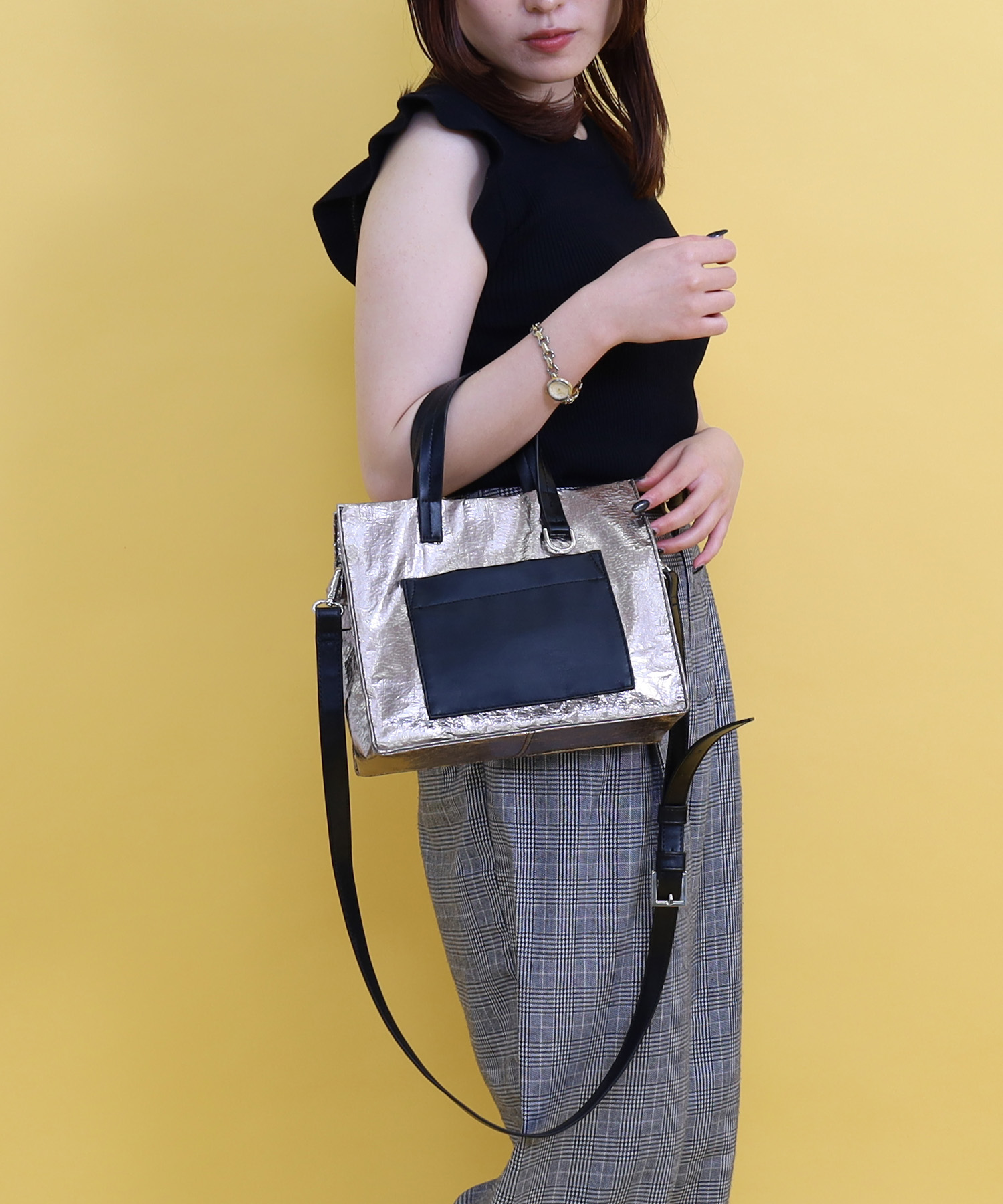 ｌｉａ　メタリックポケットスクエアトートバッグ