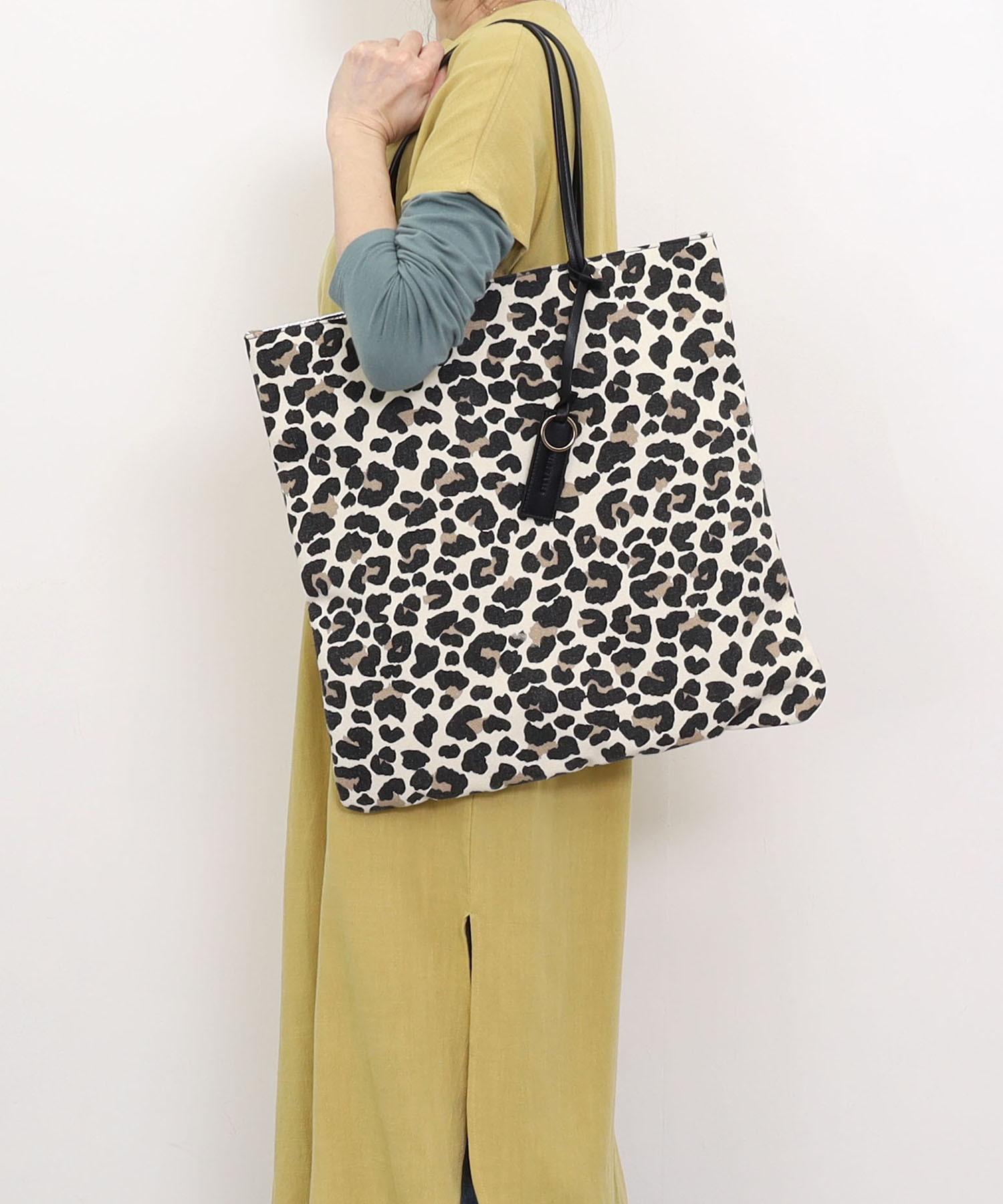 【春夏物50%OFF】サミールナスリ SMIR NASLI ヒョウガラ×メタリックトートバッグ/A4