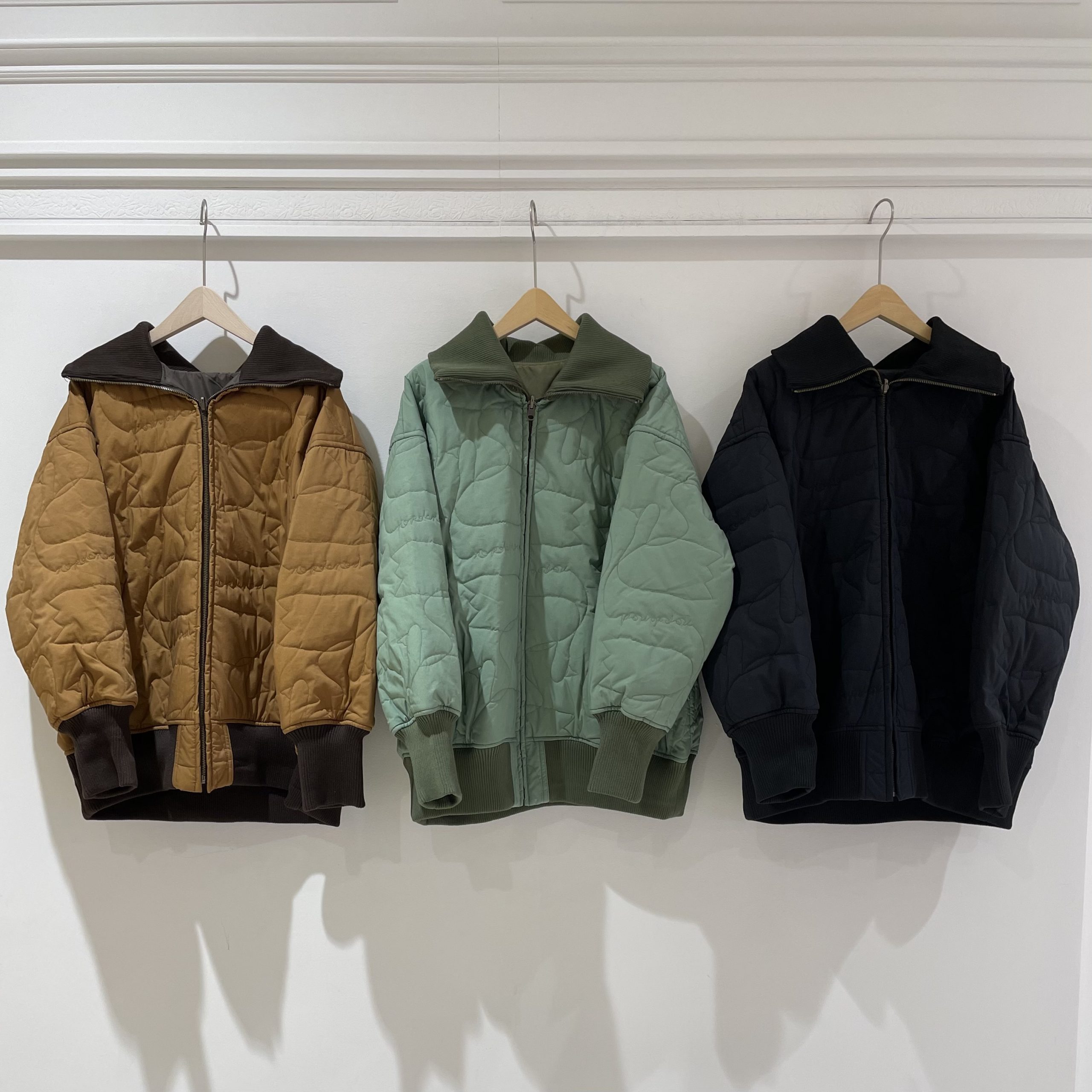 【なんばパークス店】スワンステッチが可愛いブルゾンのご紹介です。