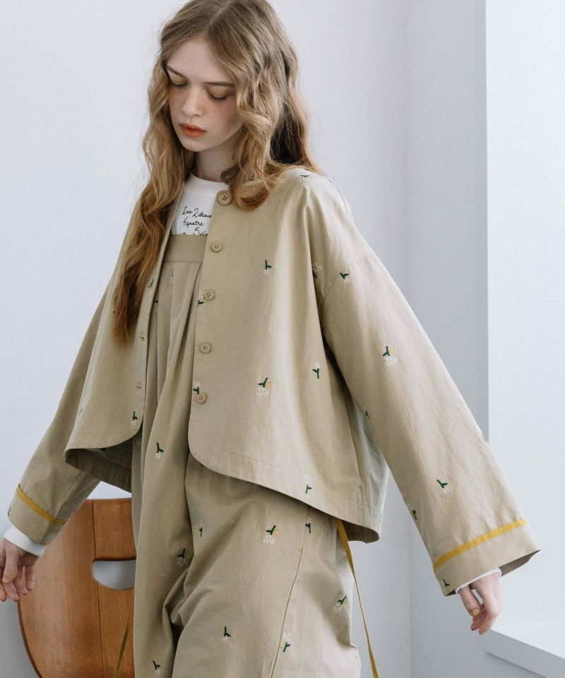 フラワー刺繍クロップドジャケット