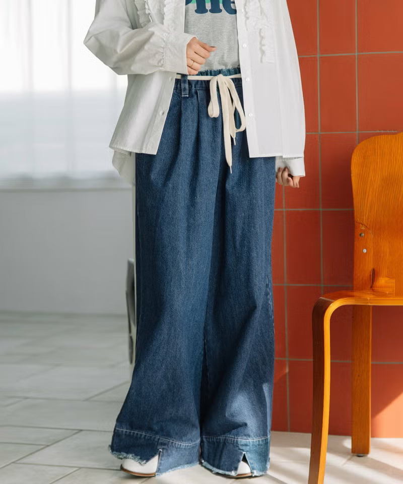 スリットヘムタックデニムパンツ