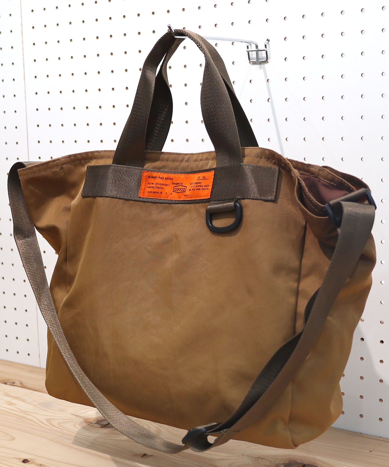 ｏｒａｎｇｅ　ｔａｇ　撥水２ＷＡＹトートバッグ／Ａ４対応 定番FG