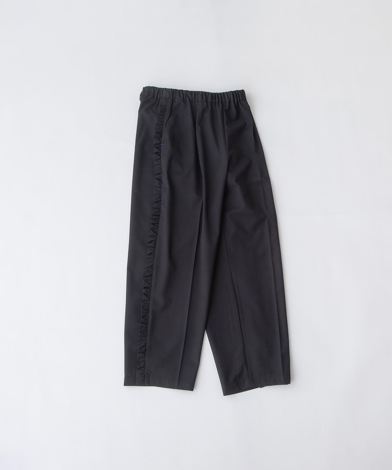 サイドフリルセンタープレスクロップドパンツ