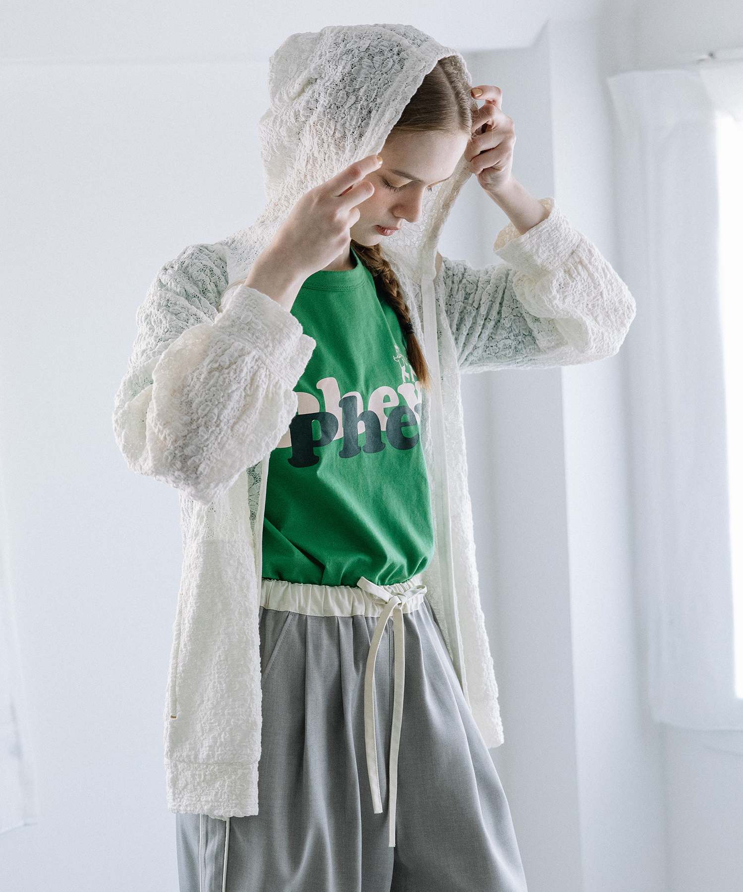 ストレッチレースパーカー