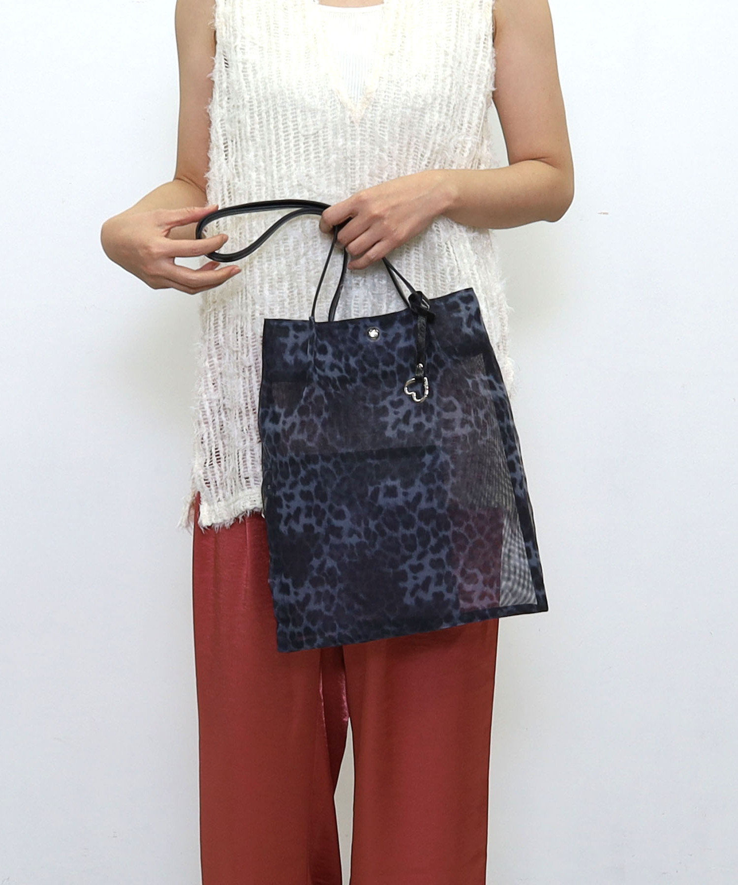 ヒョウ柄メッシュツマミハンドルフラットトートバッグ／Ａ４対応