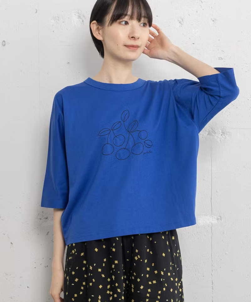 ベリー刺繍ドルマントップス