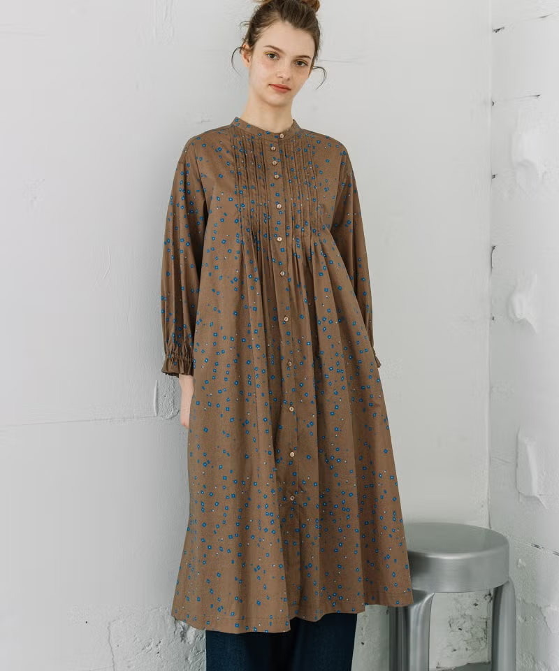 ランダムフラワープリントタックワンピース