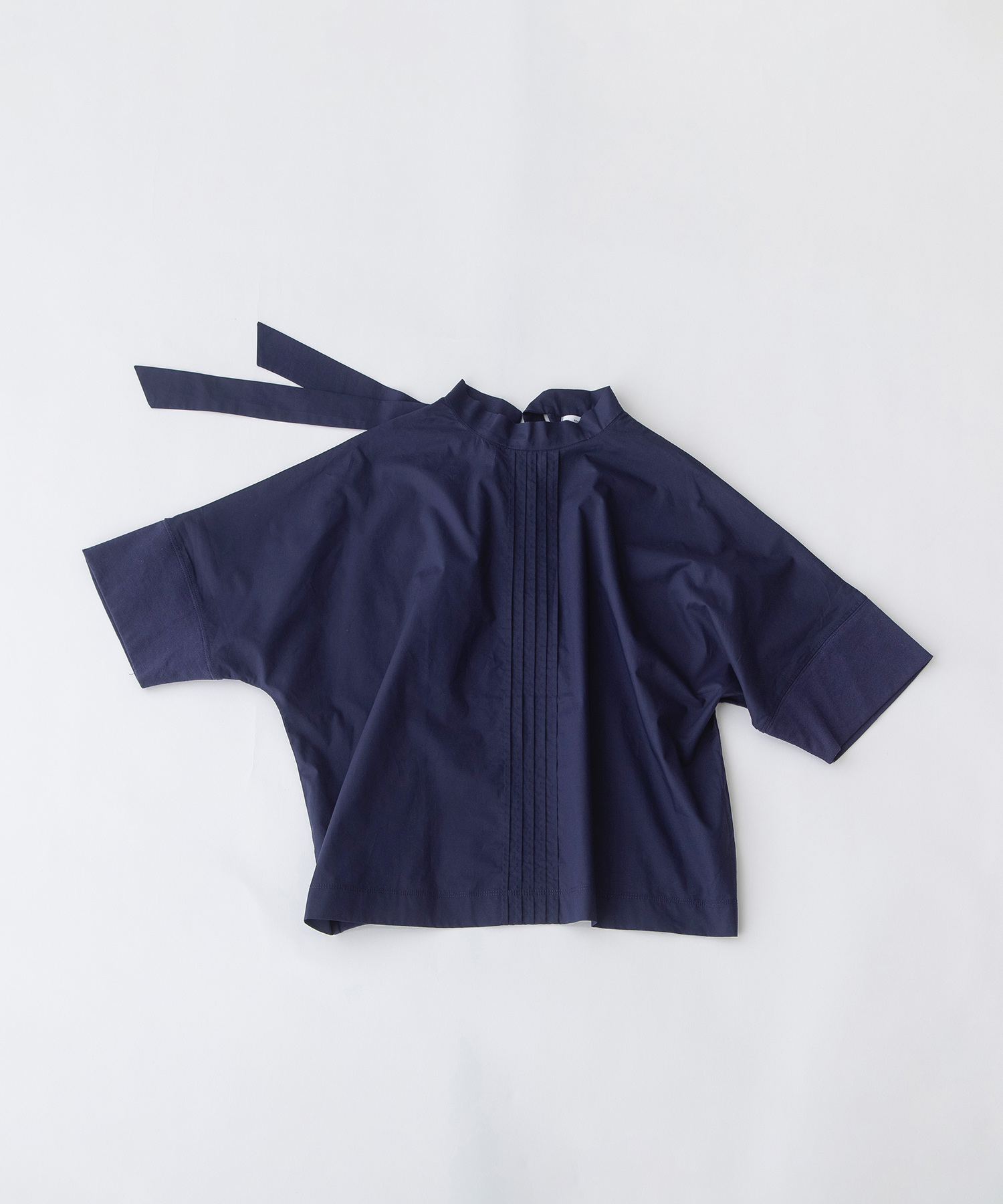 USコットン後ろボーカラー布帛Tシャツ