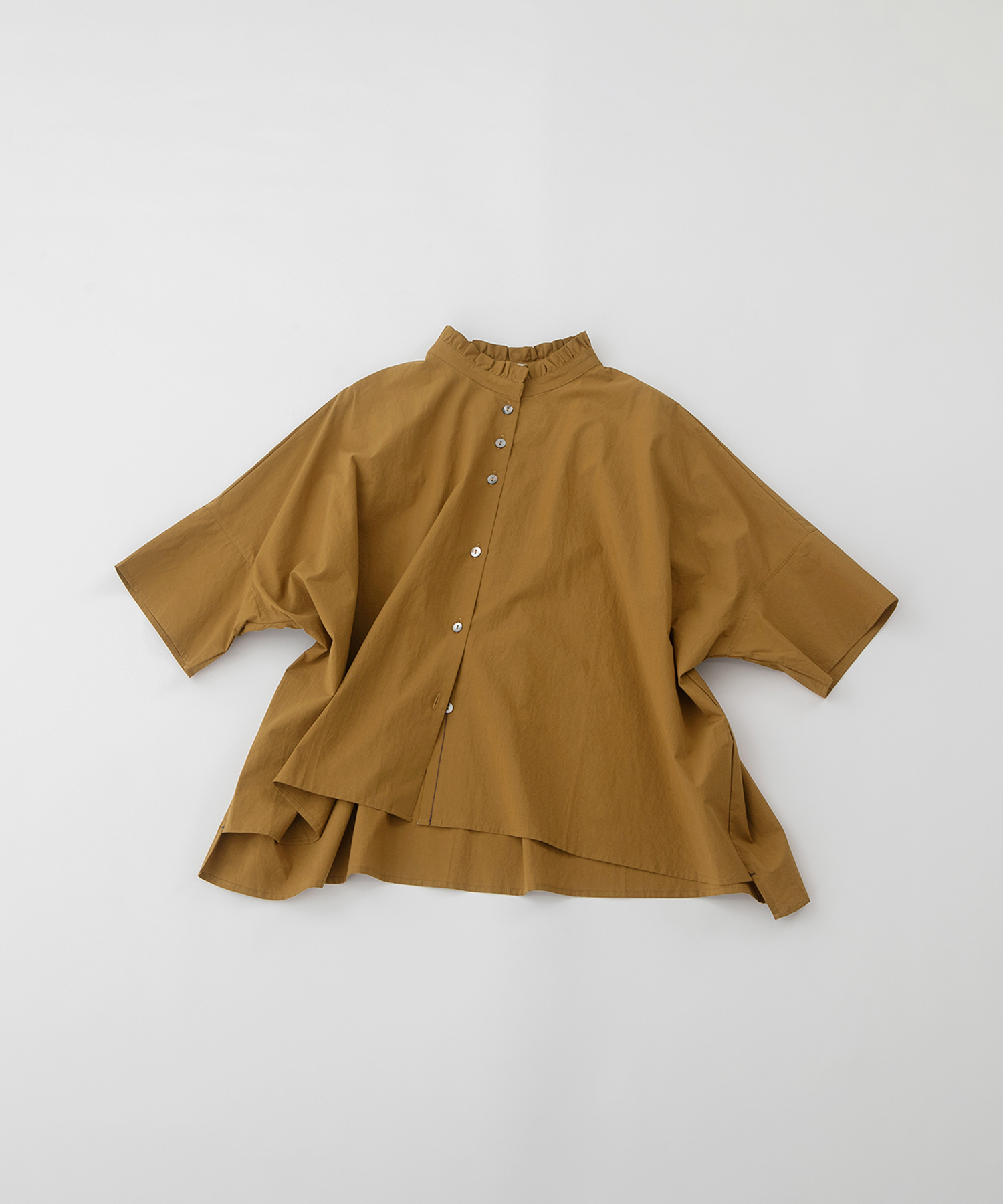 Cielスタンドフリル5分袖シャツ